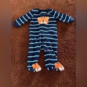 ‼️Mix and Match 3 items for $5‼️ Carter’s newborn zipper sleeper